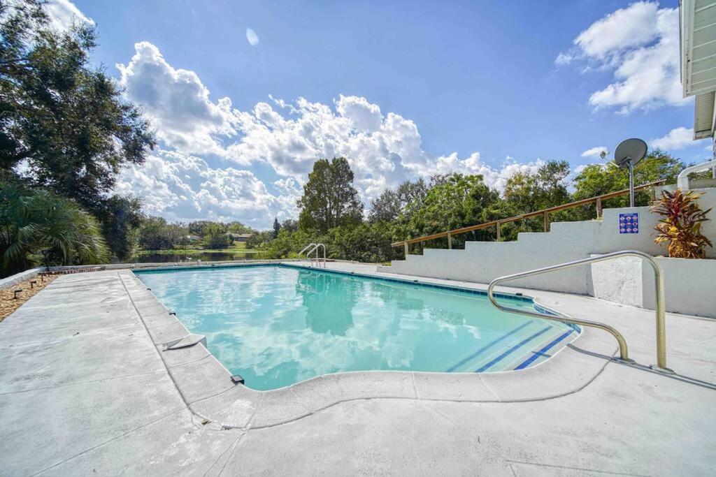 Stylish Lake Home With Huge Pool, Arcade With Ps5,And Theater Just 5 Min From Legoland Winter Haven Luaran gambar